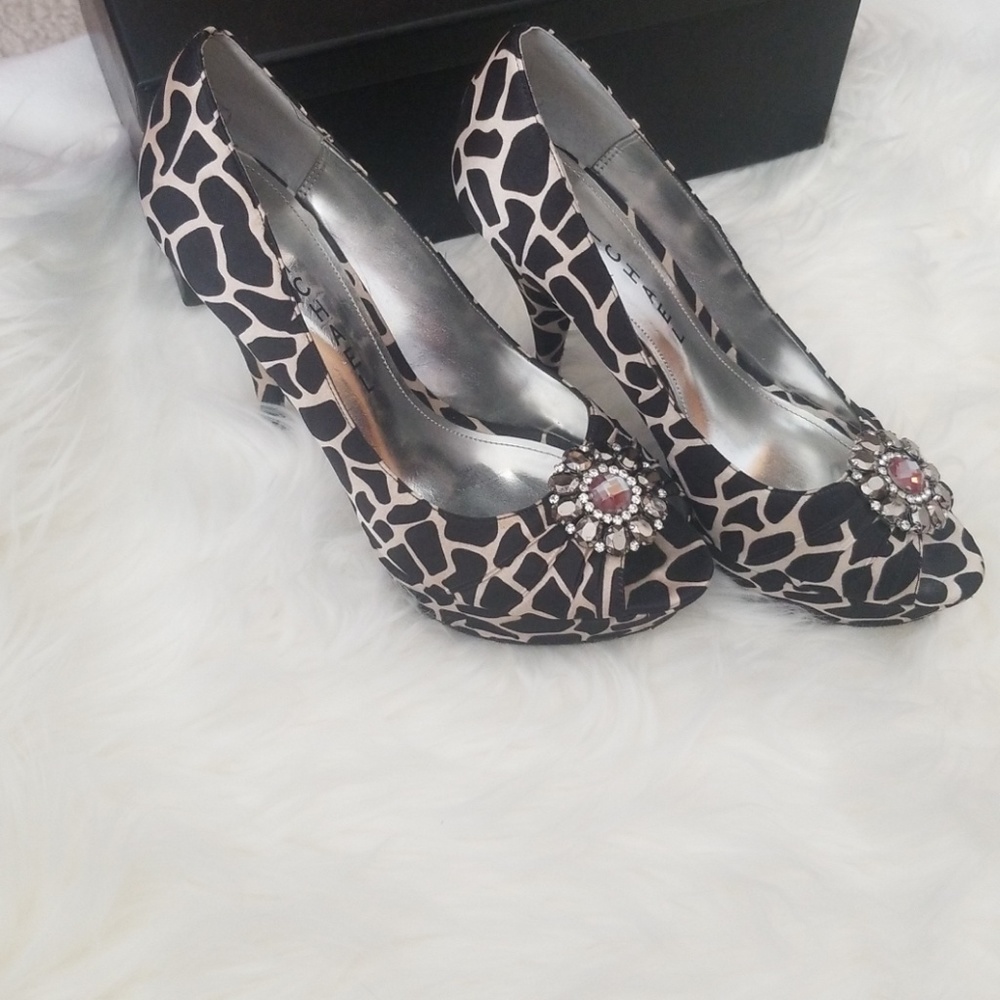Sexy Animal Print Heels by Michael SZ 6 - Picture 4 of 8
